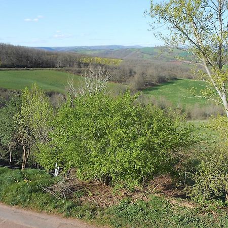 Gite Des Monts Saint-Izaire Exteriér fotografie