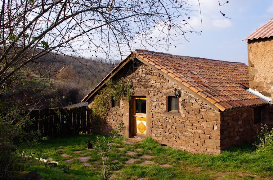 Gite Des Monts Saint-Izaire Exteriér fotografie